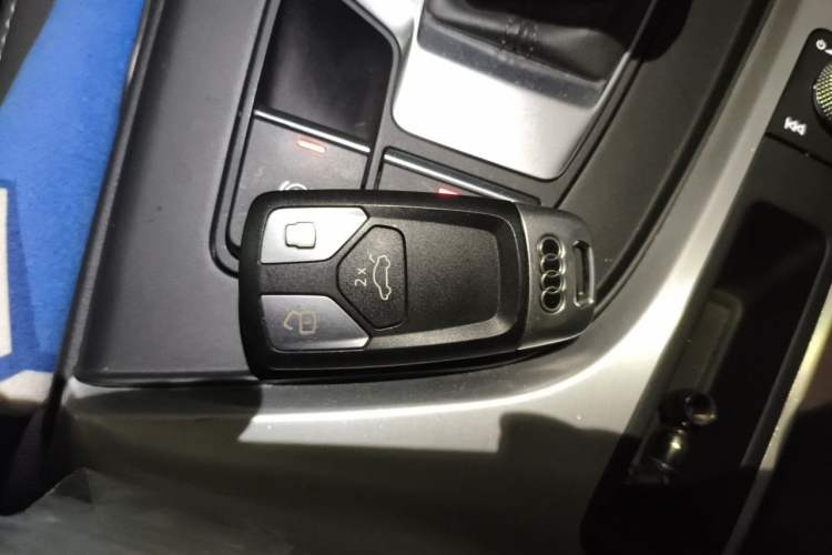Used Audi A4L 2020 40 TFSI Fashion Dynamic Model Vehicle Key