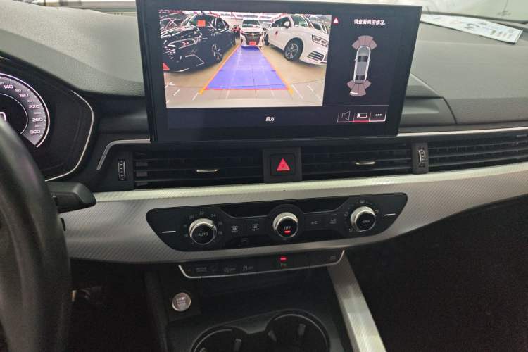 Used Audi A4L 2020 40 TFSI Fashionable and Elegant Model Audio And AC Panel