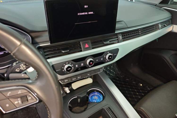 Used Audi A4L 2020 40 TFSI Fashion Dynamic Model Audio And AC Panel