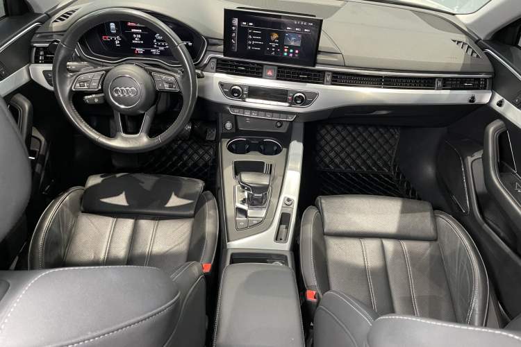 Used Audi A4L 2020 40 TFSI Fashion Dynamic Model Audio And AC Panel
