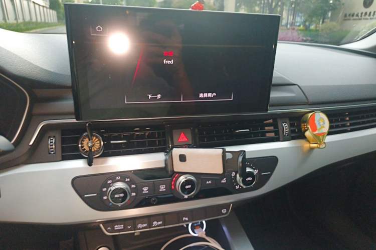 Used Audi A4L 2020 40 TFSI Fashion Dynamic Model Audio And AC Panel