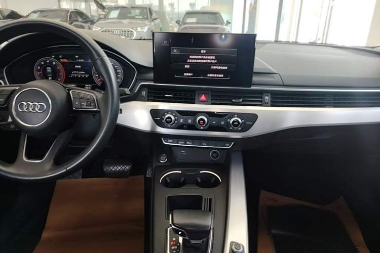 Used Audi A4L 2020 40 TFSI Fashion Dynamic Model Audio And AC Panel