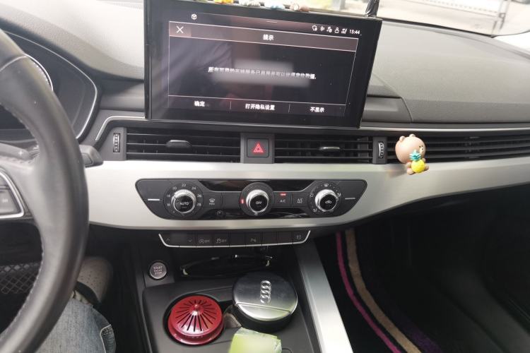 Used Audi A4L 2020 40 TFSI Fashion Dynamic Model Audio And AC Panel