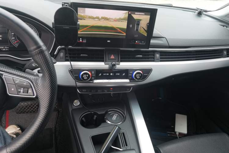 Used Audi A4L 2020 40 TFSI Luxury Dynamic Model Audio And AC Panel