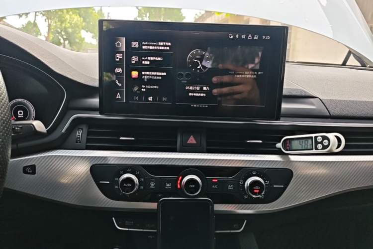 Used Audi A4L 2020 40 TFSI Fashionable and Elegant Model Audio And AC Panel