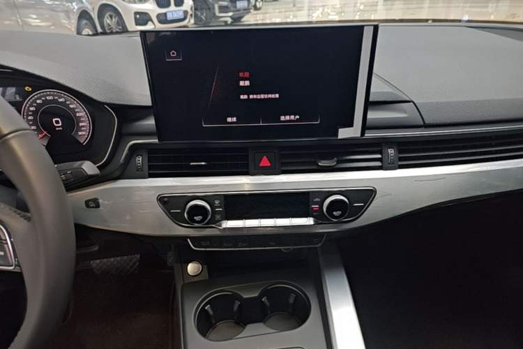 Used Audi A4L 2020 40 TFSI Fashion Dynamic Model Audio And AC Panel