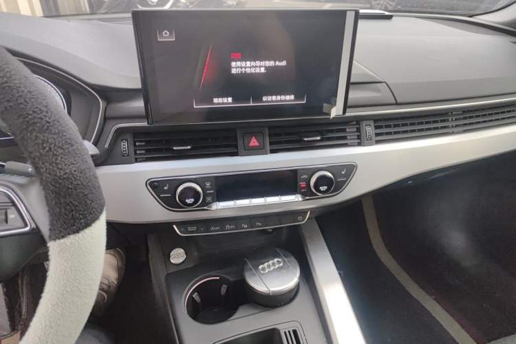 Used Audi A4L 2020 40 TFSI Luxury Dynamic Model Audio And AC Panel