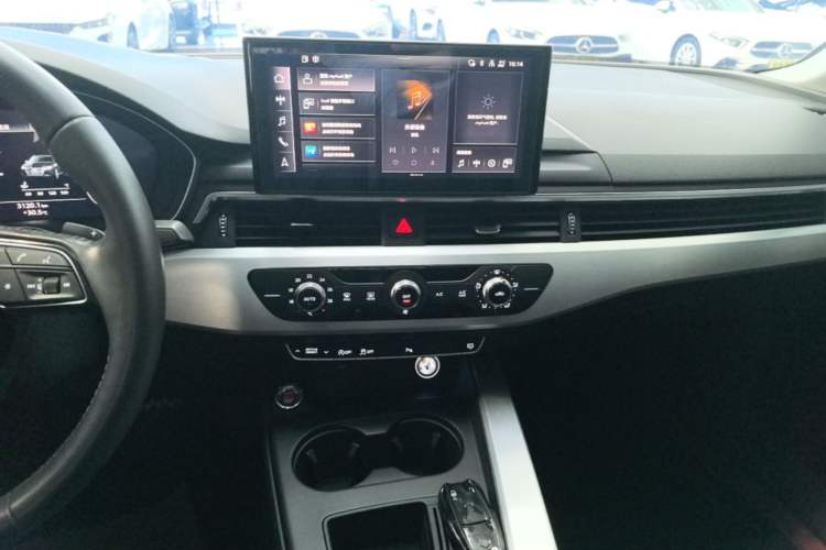 Used Audi A4L 2020 40 TFSI Fashion Dynamic Model Audio And AC Panel