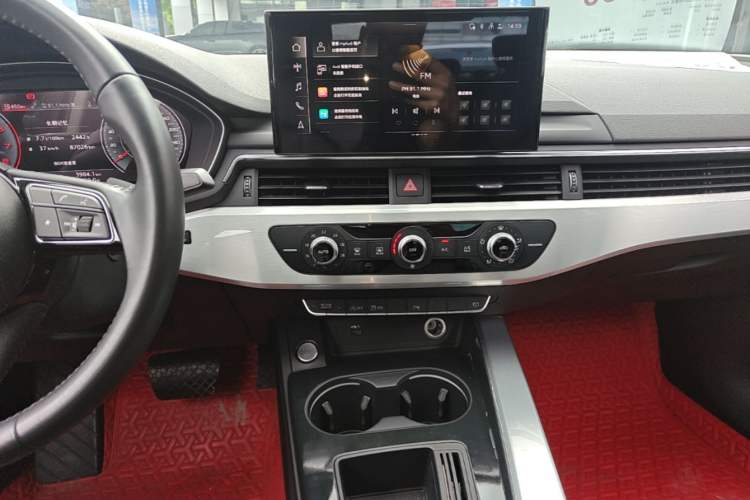Used Audi A4L 2020 40 TFSI Fashion Dynamic Model Audio And AC Panel