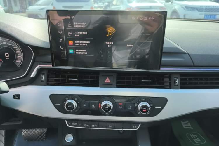 Used Audi A4L 2020 35 TFSI Fashion Dynamic Model Audio And AC Panel
