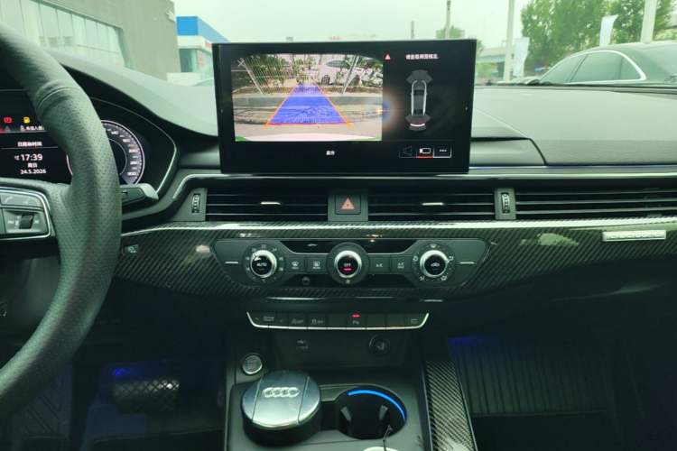Used Audi A4L 2020 40 TFSI Fashion Dynamic Model Audio And AC Panel