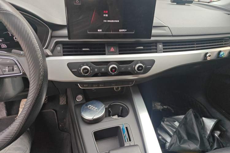 Used Audi A4L 2020 40 TFSI Fashion Dynamic Model Audio And AC Panel