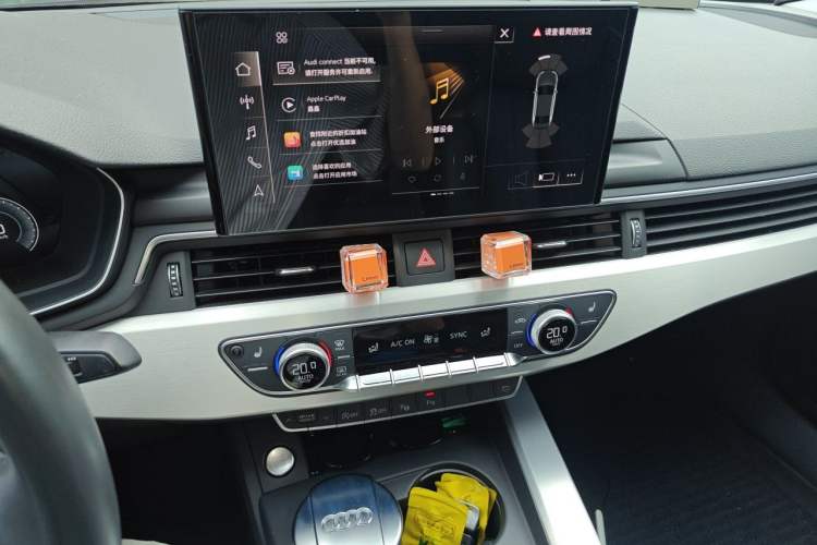 Used Audi A4L 2020 40 TFSI Luxury Dynamic Model Audio And AC Panel