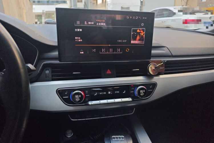 Used Audi A4L 2020 40 TFSI Luxury Dynamic Model Audio And AC Panel
