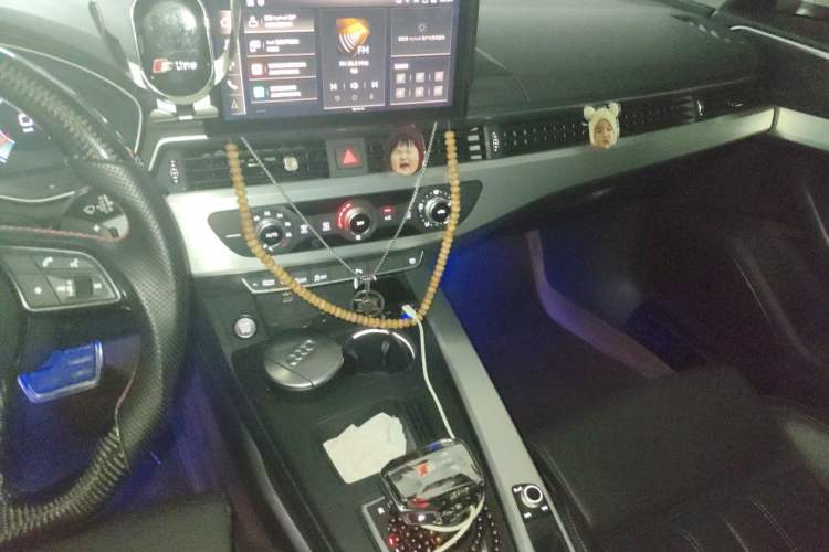 Used Audi A4L 2020 40 TFSI Fashion Dynamic Model Audio And AC Panel
