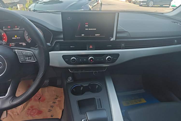 Used Audi A4L 2020 40 TFSI Fashion Dynamic Model Audio And AC Panel