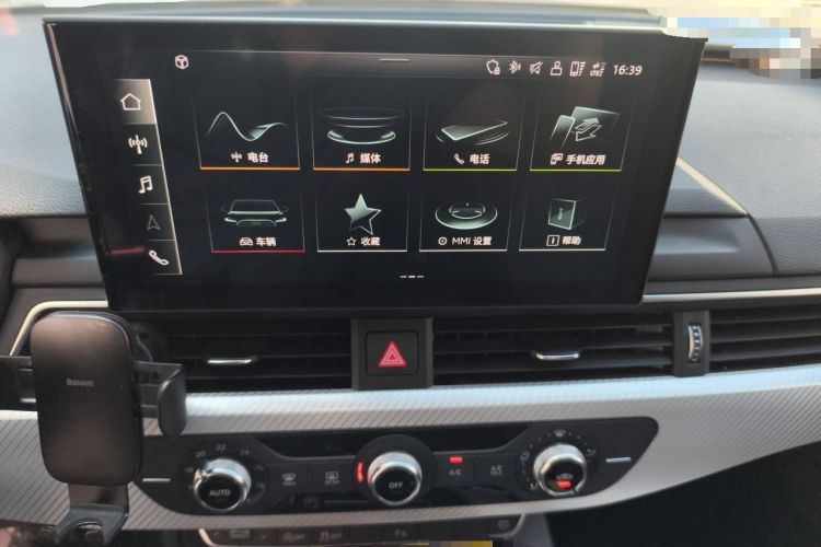 Used Audi A4L 2020 40 TFSI Fashionable and Elegant Model Audio And AC Panel