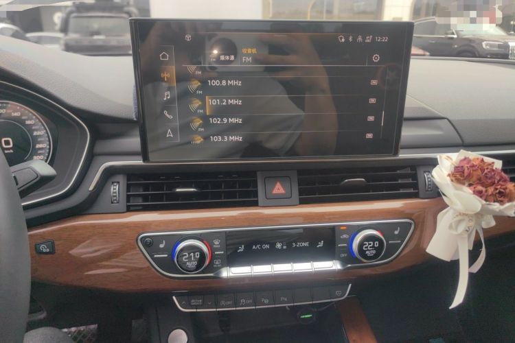 Used Audi A4L 2020 40 TFSI quattro Luxury Prestige Edition Audio And AC Panel