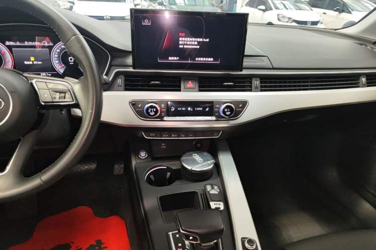 Used Audi A4L 2020 40 TFSI Fashion Dynamic Model Audio And AC Panel