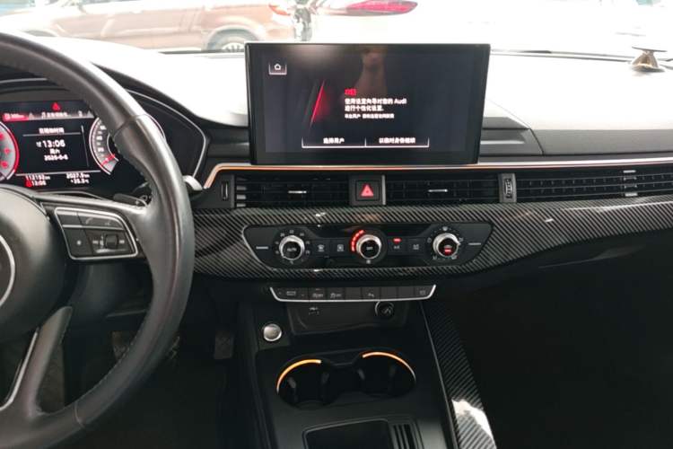 Used Audi A4L 2020 40 TFSI Fashionable and Elegant Model Audio And AC Panel