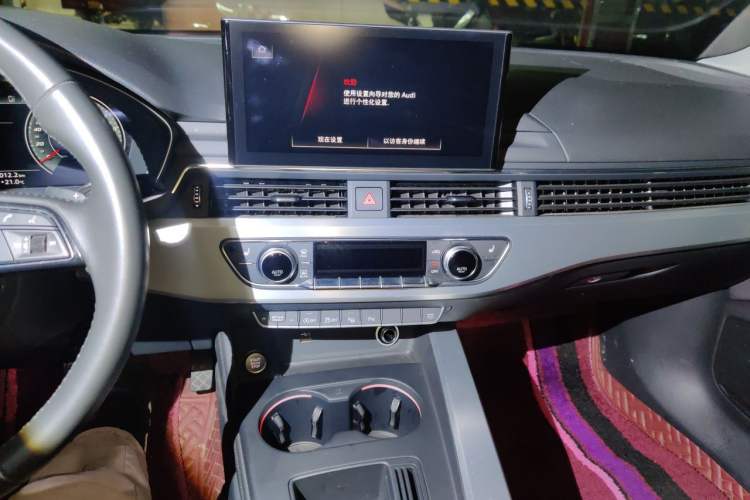 Used Audi A4L 2020 40 TFSI Fashionable and Elegant Model Audio And AC Panel