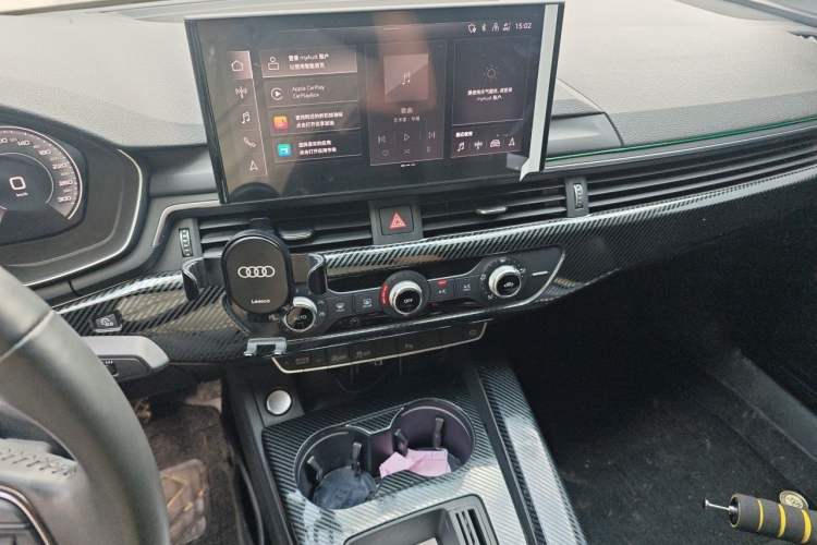 Used Audi A4L 2020 40 TFSI Fashion Dynamic Model Audio And AC Panel