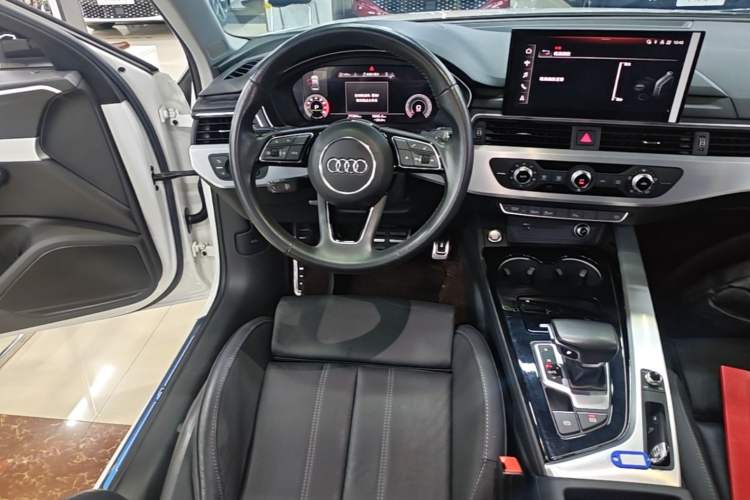 Used Audi A4L 2020 40 TFSI Fashion Dynamic Model Audio And AC Panel