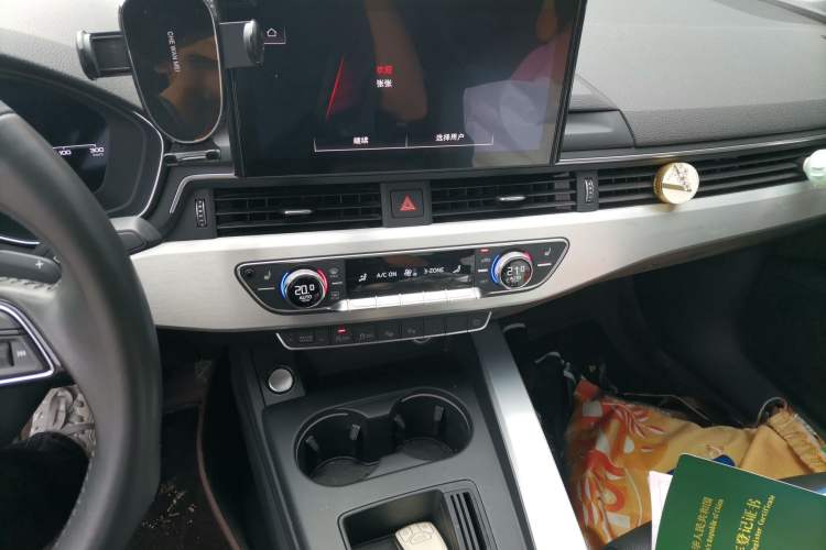 Used Audi A4L 2020 40 TFSI Luxury Dynamic Model Audio And AC Panel