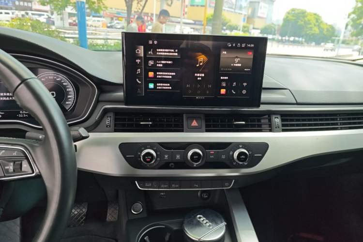 Used Audi A4L 2020 40 TFSI Fashion Dynamic Model Audio And AC Panel
