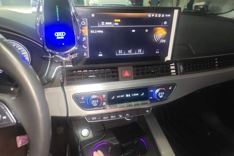 Used Audi A4L 2020 40 TFSI Luxury Dynamic Model Audio And AC Panel