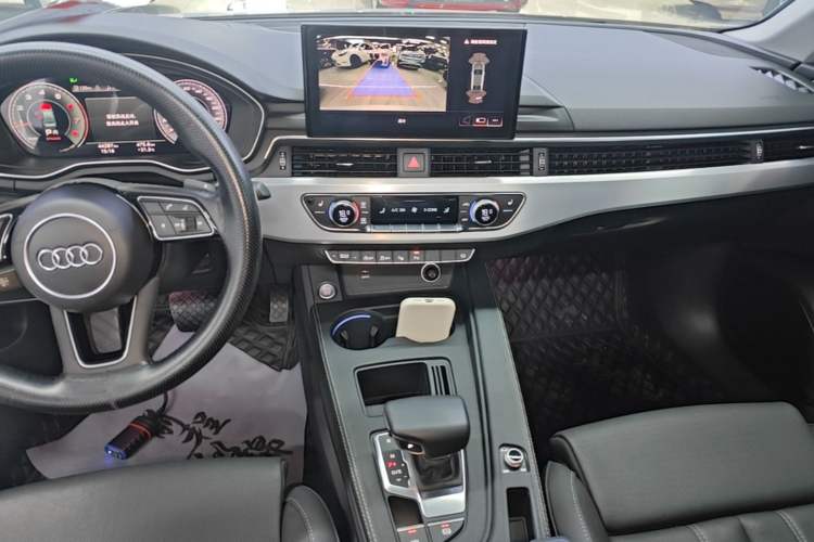 Used Audi A4L 2020 40 TFSI Luxury Dynamic Model Audio And AC Panel