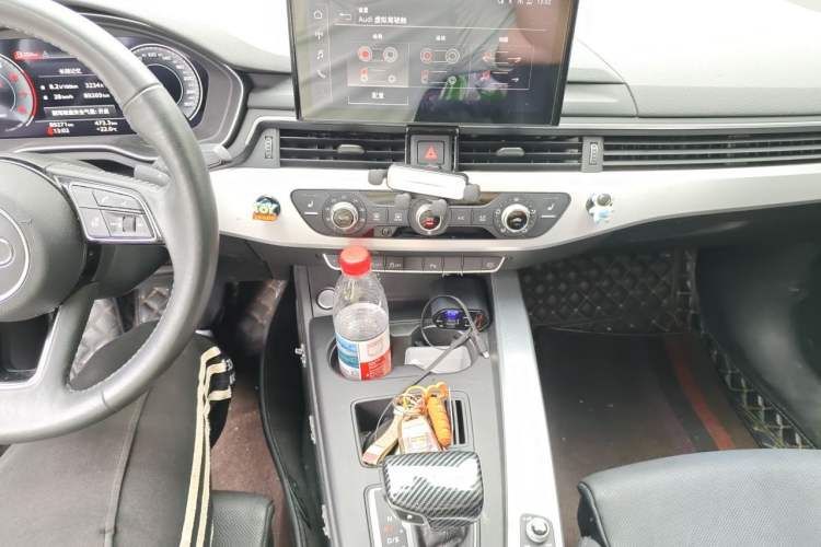Used Audi A4L 2020 40 TFSI Fashion Dynamic Model Audio And AC Panel