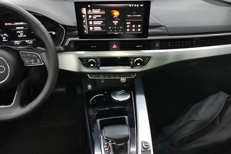 Used Audi A4L 2020 40 TFSI Luxury Prestige Edition Audio And AC Panel