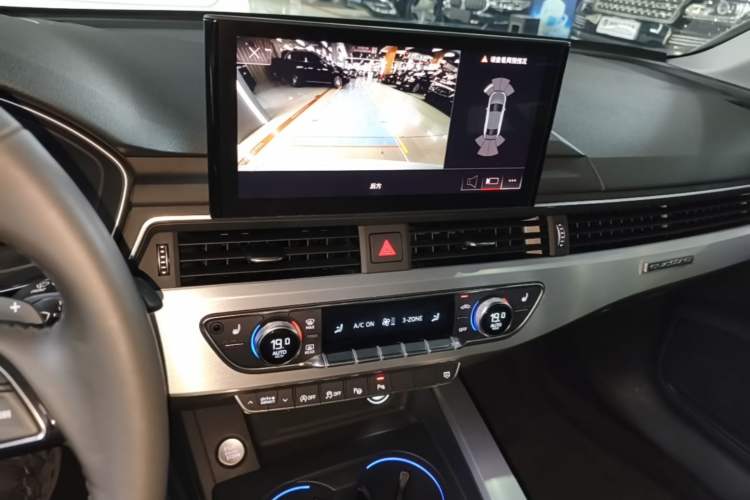Used Audi A4L 2020 40 TFSI Luxury Dynamic Model Audio And AC Panel
