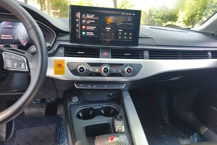 Used Audi A4L 2020 40 TFSI Fashion Dynamic Model Audio And AC Panel