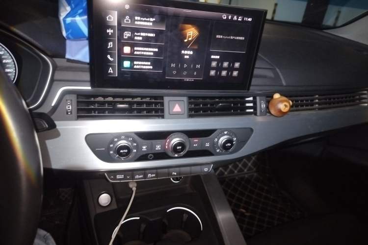 Used Audi A4L 2020 40 TFSI Fashion Dynamic Model Audio And AC Panel