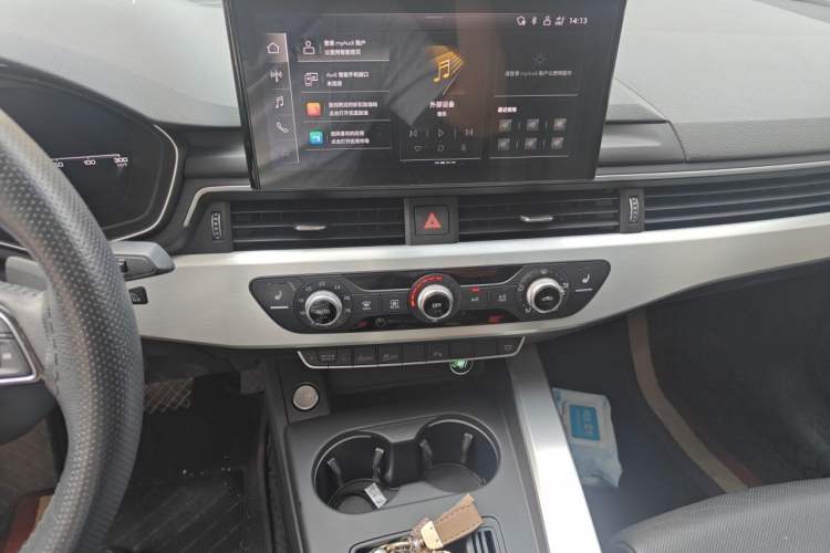 Used Audi A4L 2020 40 TFSI Fashion Dynamic Model Audio And AC Panel