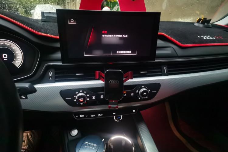 Used Audi A4L 2020 40 TFSI Fashionable and Elegant Model Audio And AC Panel
