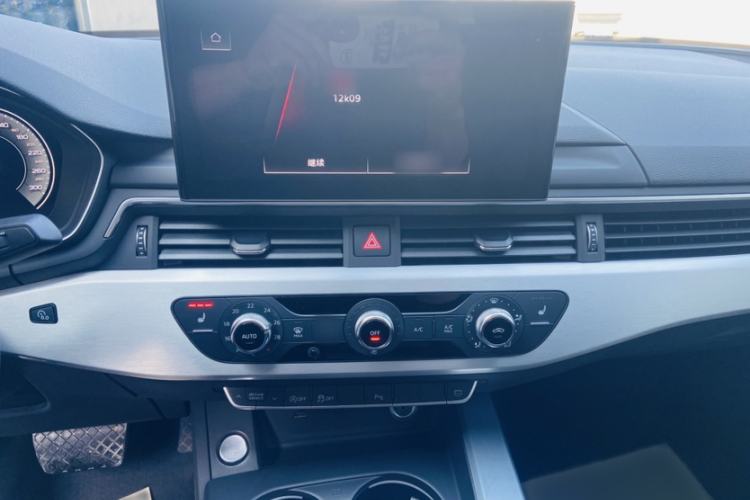 Used Audi A4L 2020 40 TFSI Fashion Dynamic Model Audio And AC Panel