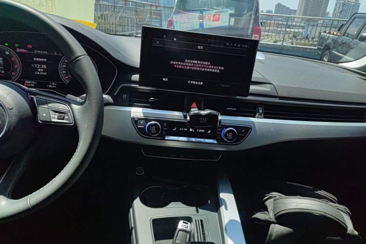 Used Audi A4L 2020 40 TFSI Fashion Dynamic Model Audio And AC Panel