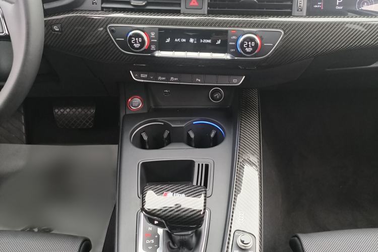 Used Audi A4L 2020 40 TFSI Fashion Dynamic Model Audio And AC Panel