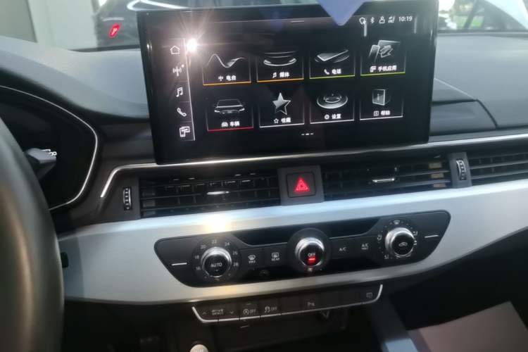 Used Audi A4L 2020 40 TFSI Fashion Dynamic Model Audio And AC Panel