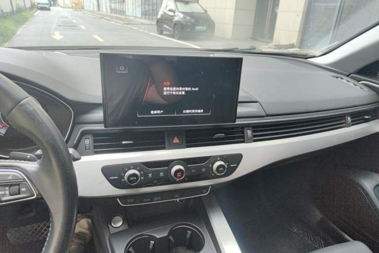 Used Audi A4L 2020 40 TFSI Fashion Dynamic Model Audio And AC Panel