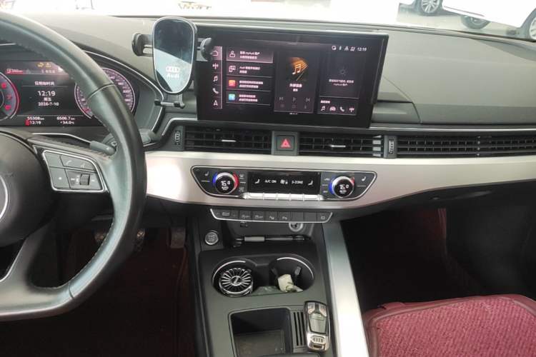 Used Audi A4L 2020 40 TFSI Luxury Dynamic Model Audio And AC Panel