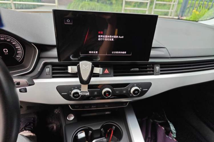 Used Audi A4L 2020 40 TFSI Fashion Dynamic Model Audio And AC Panel