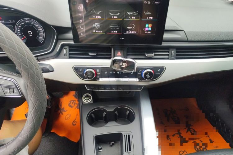 Used Audi A4L 2020 40 TFSI Luxury Dynamic Model Audio And AC Panel