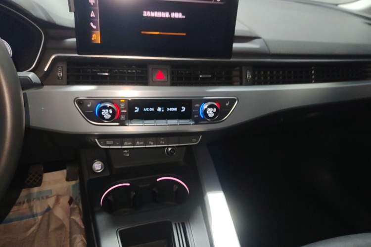 Used Audi A4L 2020 40 TFSI Fashion Dynamic Model Audio And AC Panel