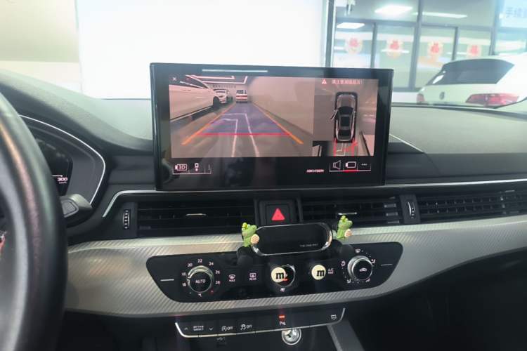 Used Audi A4L 2020 40 TFSI Fashionable and Elegant Model Audio And AC Panel