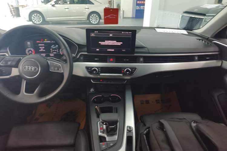 Used Audi A4L 2020 40 TFSI Luxury Dynamic Model Audio And AC Panel