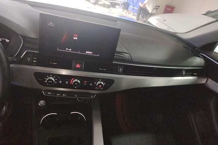 Used Audi A4L 2020 40 TFSI Fashion Dynamic Model Audio And AC Panel